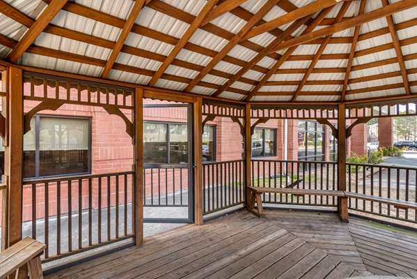  - Comfort Suites Macon - I-475, Exit 9