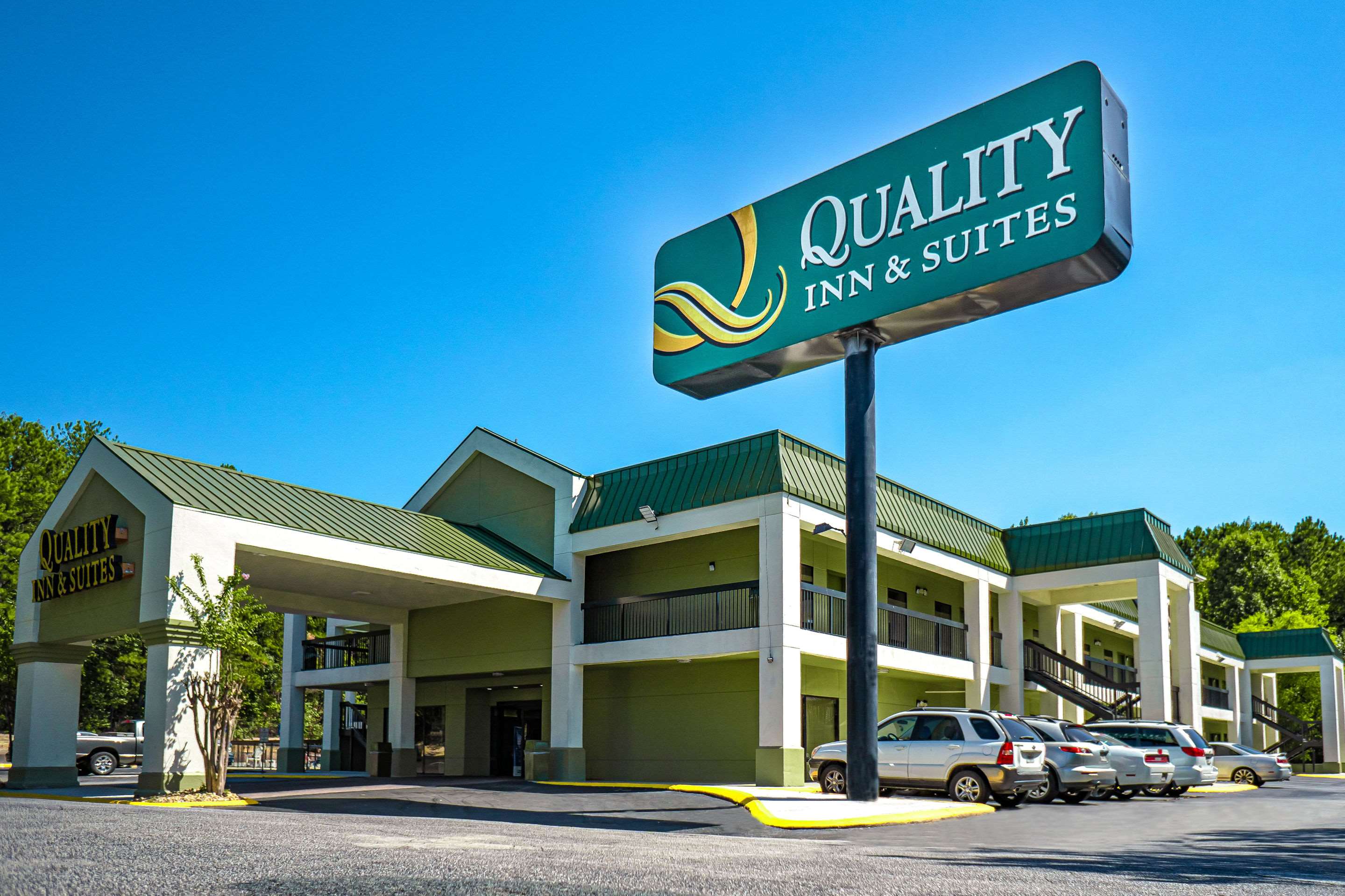 Hotel exterior | Quality Inn & Suites near Six Flags - Austell