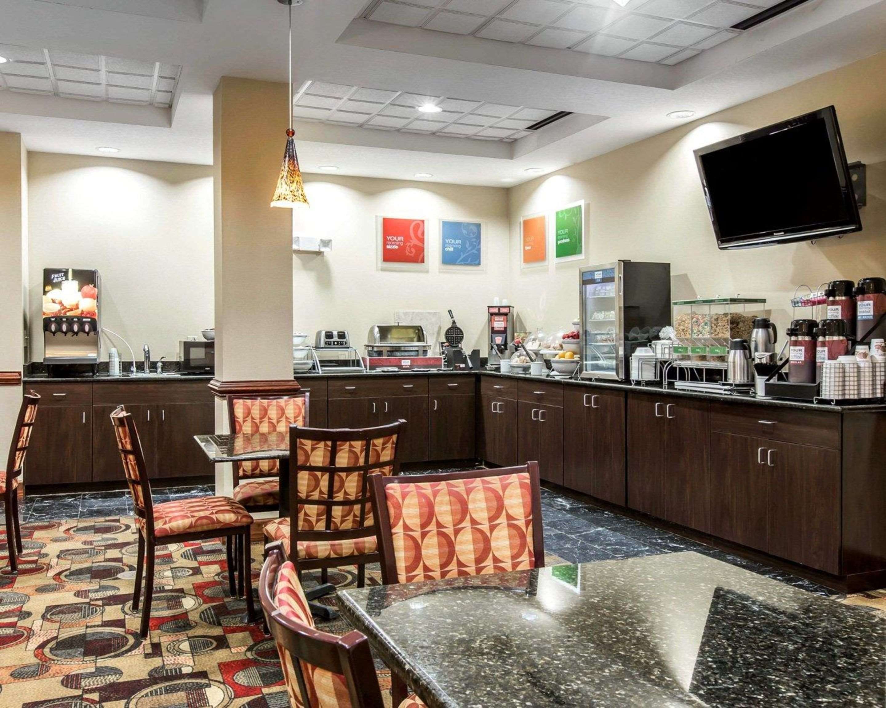 Breakfast counter | Comfort Suites Waycross
