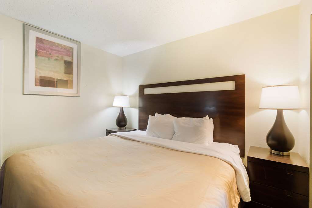 QUALITY INN & SUITES CONFERENCE CEN-guestroom-Guest Room,Suite,On-Site.jpg