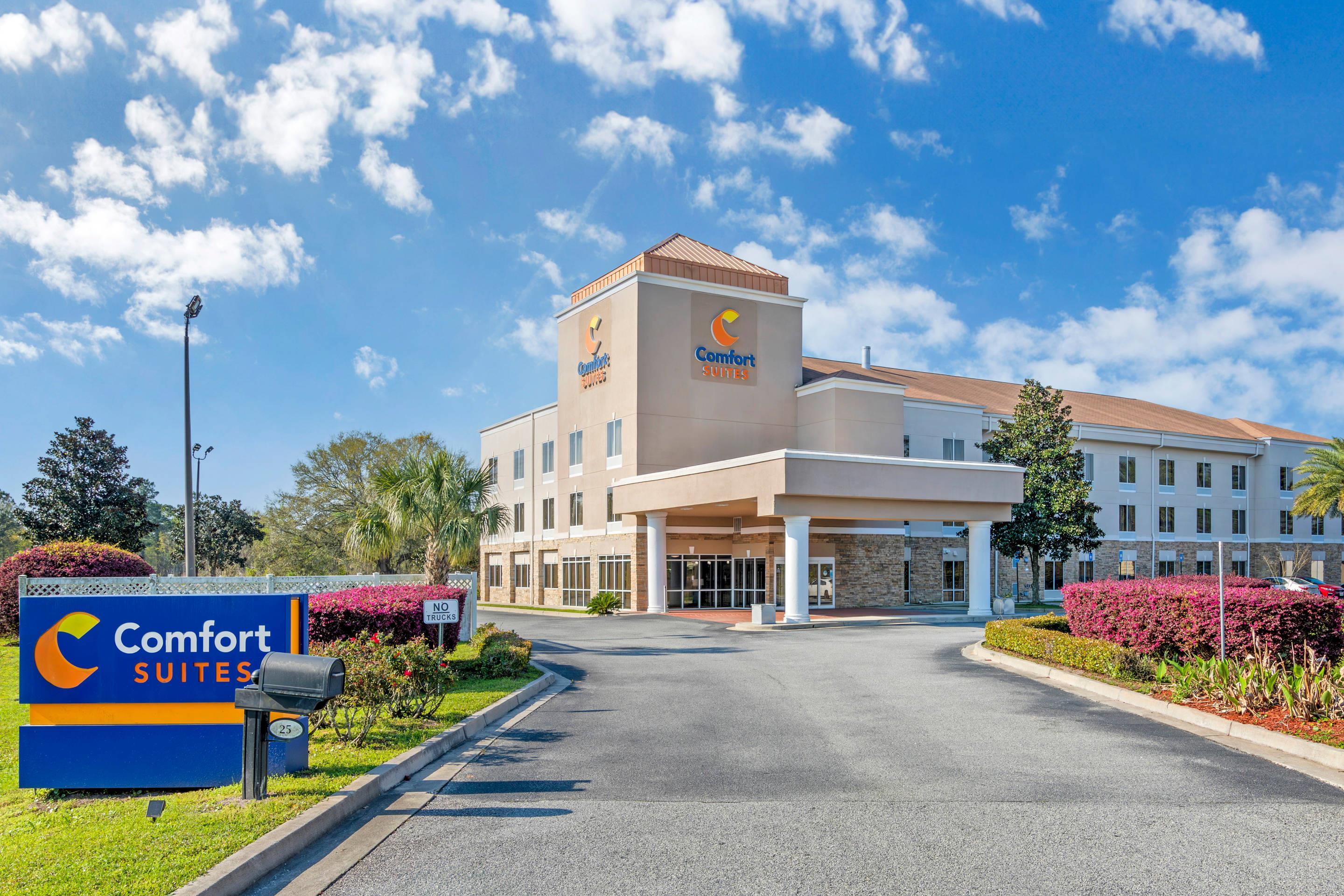 Hotel exterior | Comfort Suites Brunswick