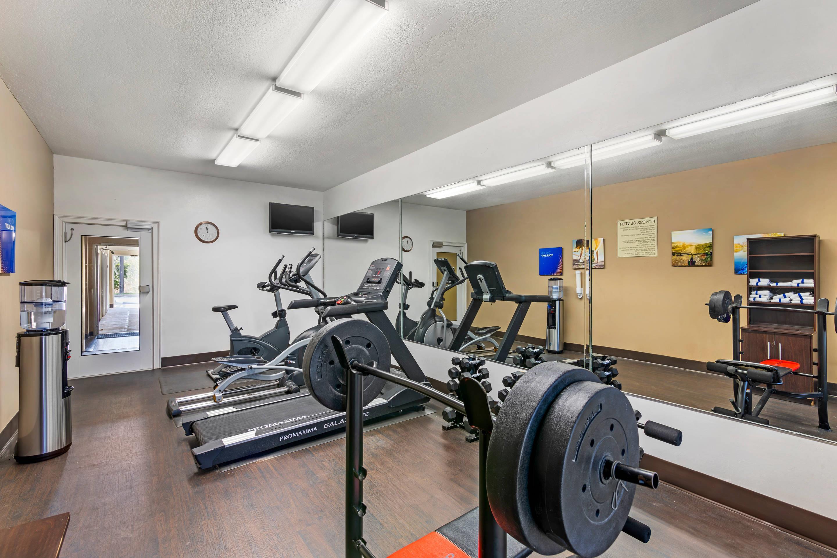 Fitness center | Comfort Suites Brunswick