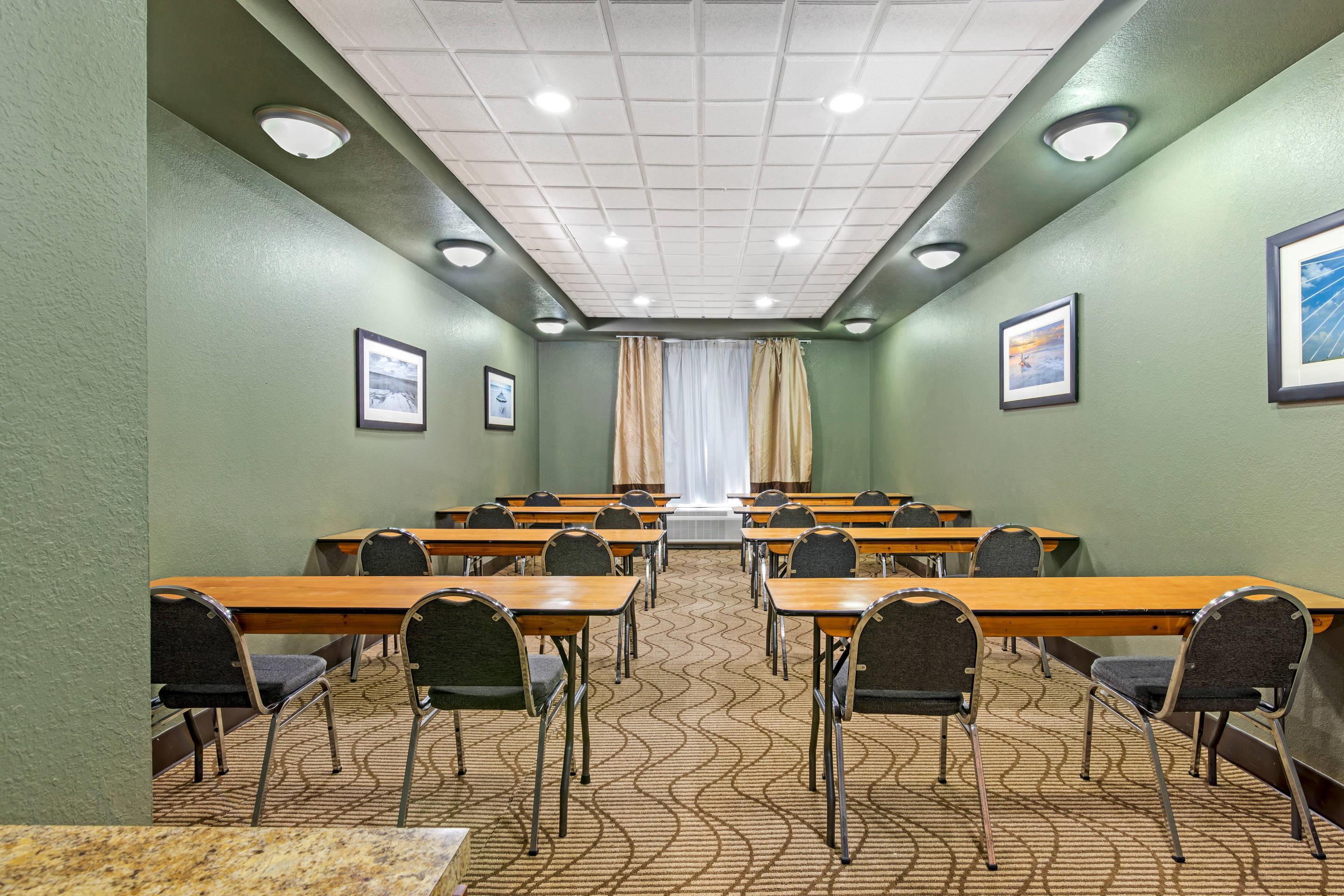 Meeting room | Comfort Suites Brunswick