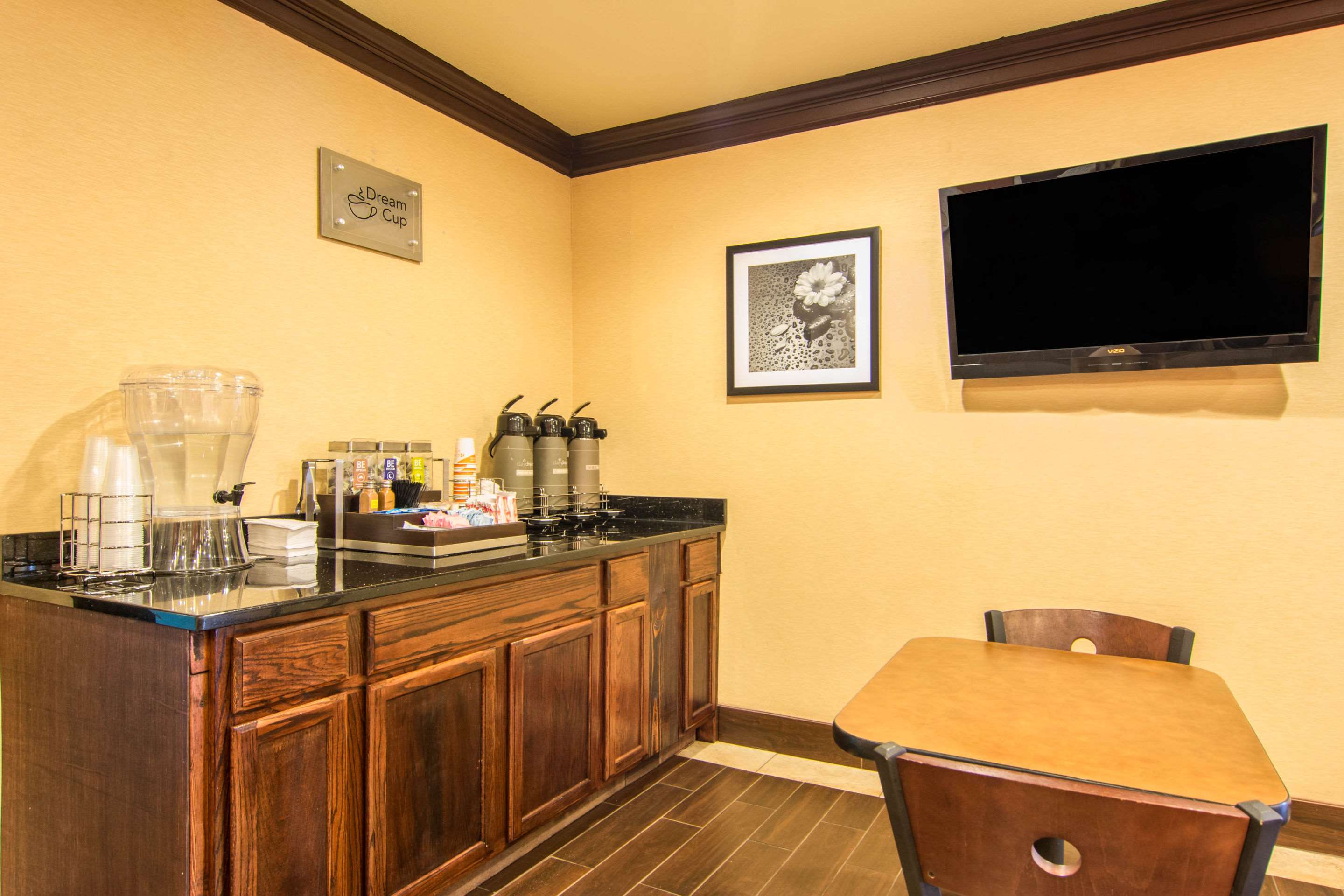 Breakfast area