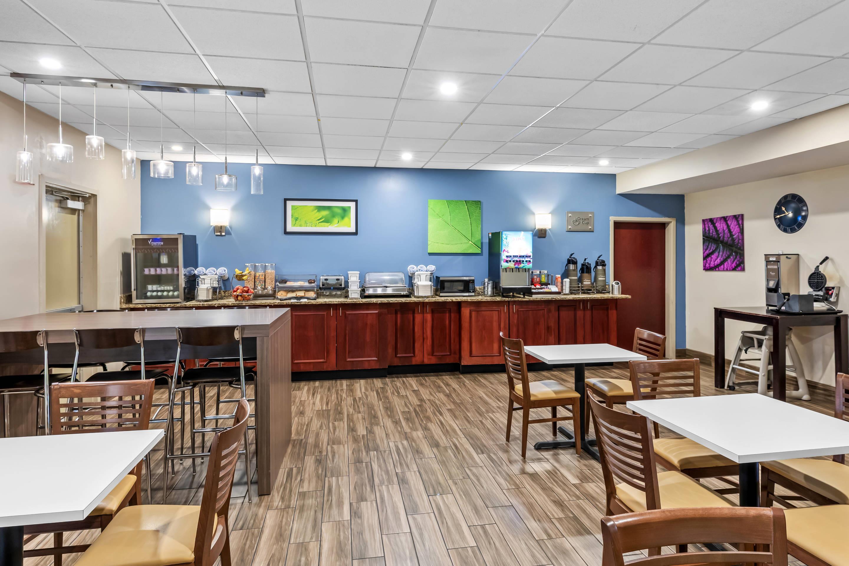 Breakfast area | Sleep Inn And Suites
