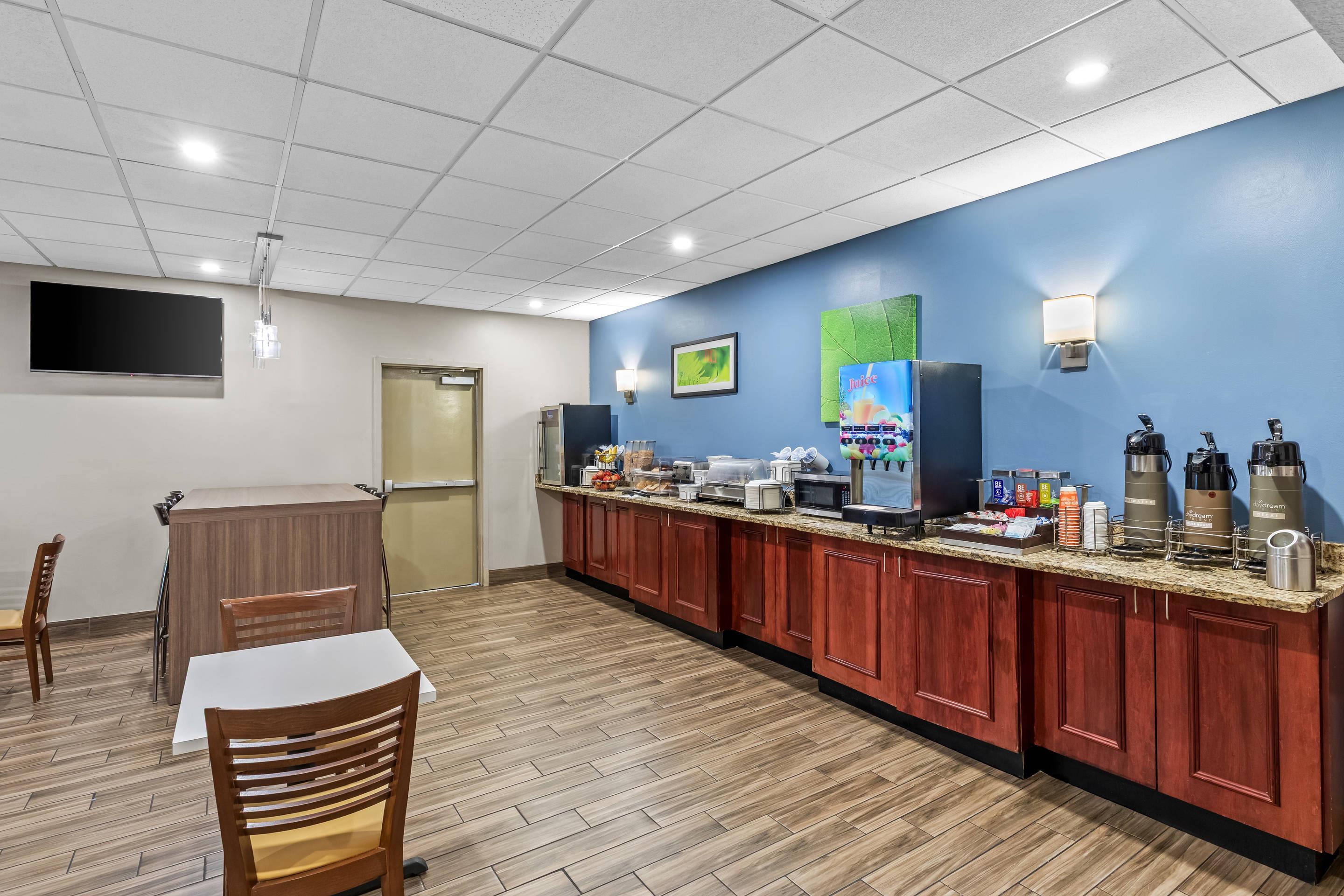 Breakfast area | Sleep Inn And Suites