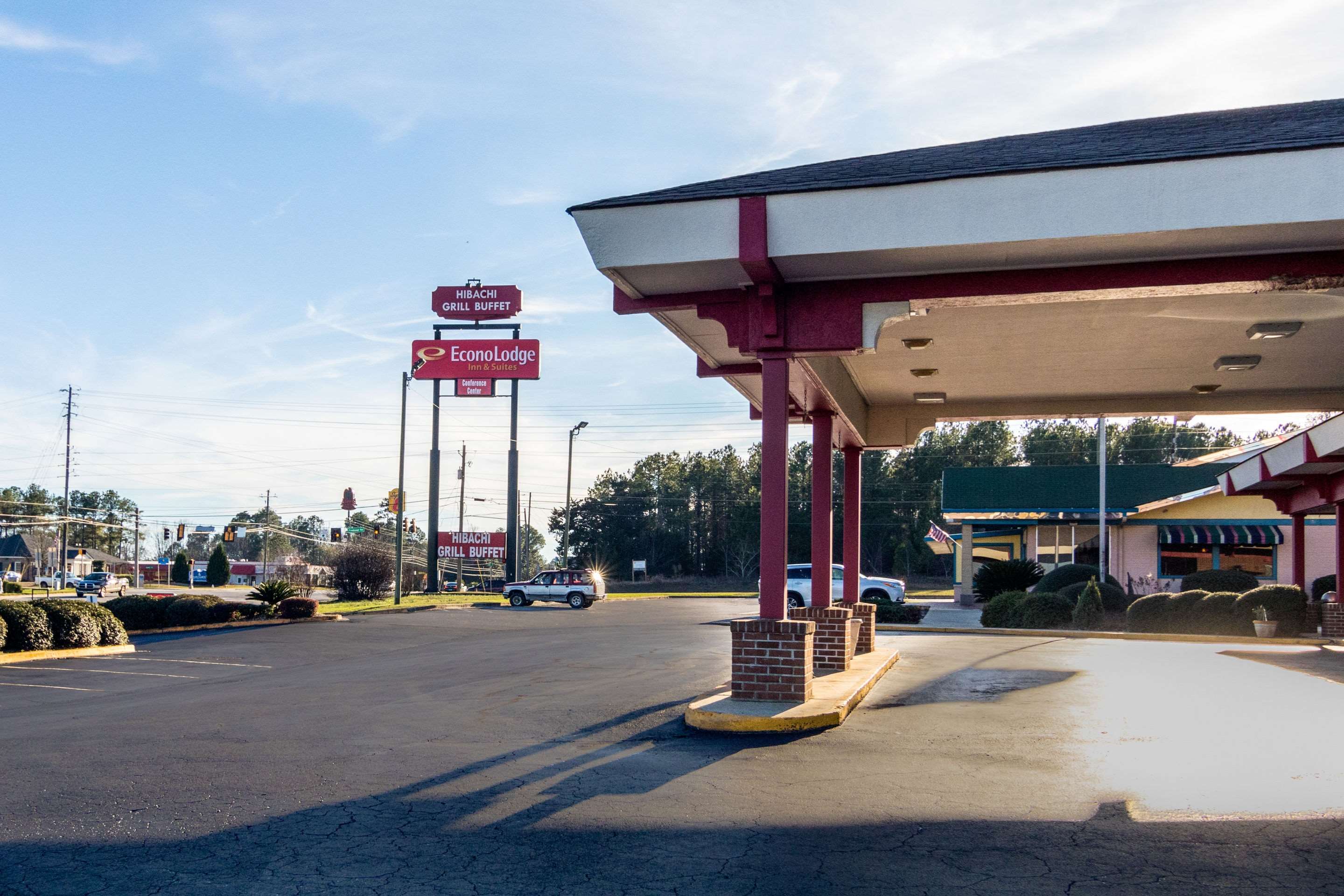 Hotel exterior | Econo Lodge Inn & Suites Conference Center Dublin