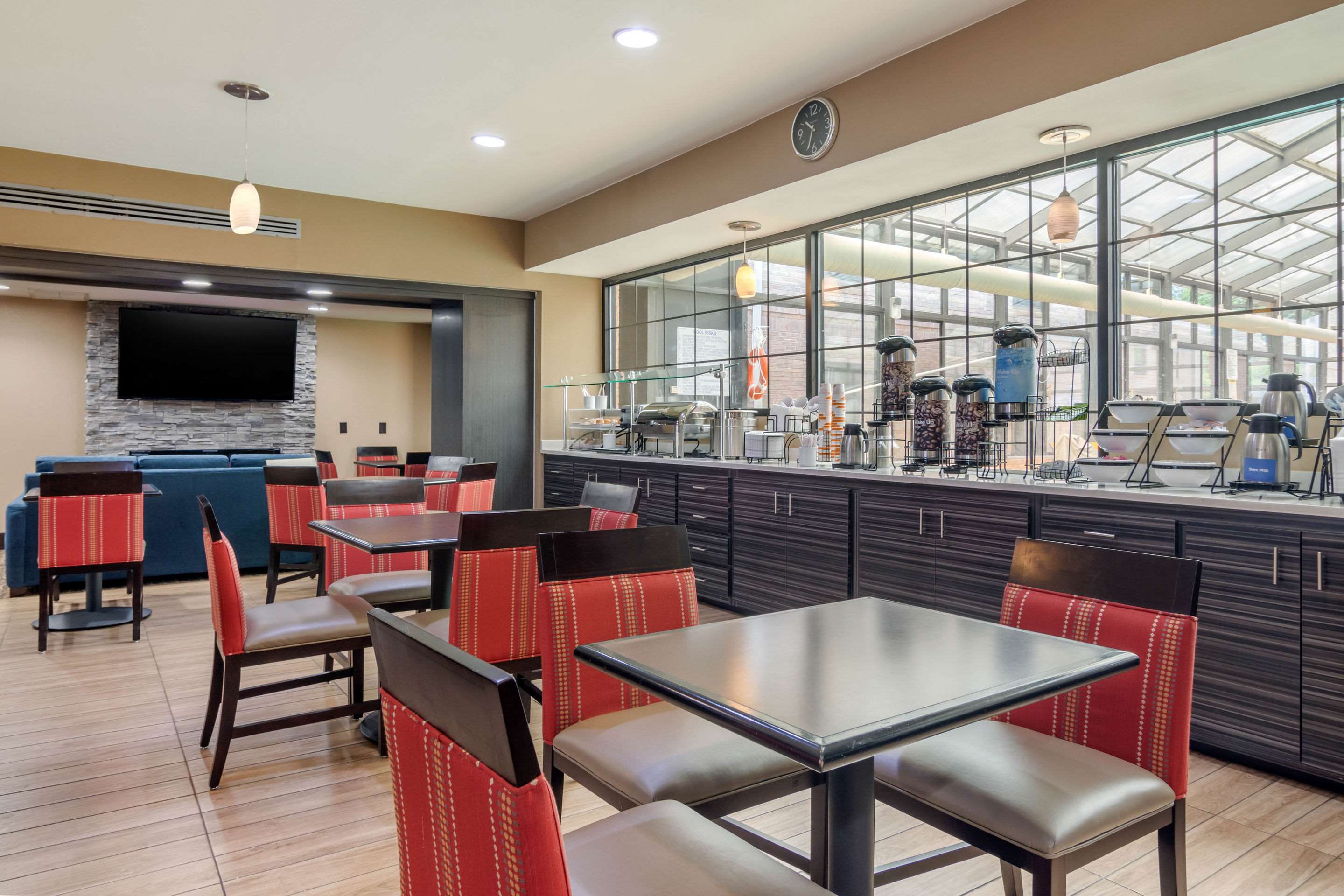 Breakfast area