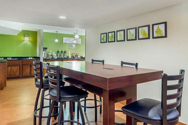 Amenities - Sleep Inn North Macon - I-75, Exit 169