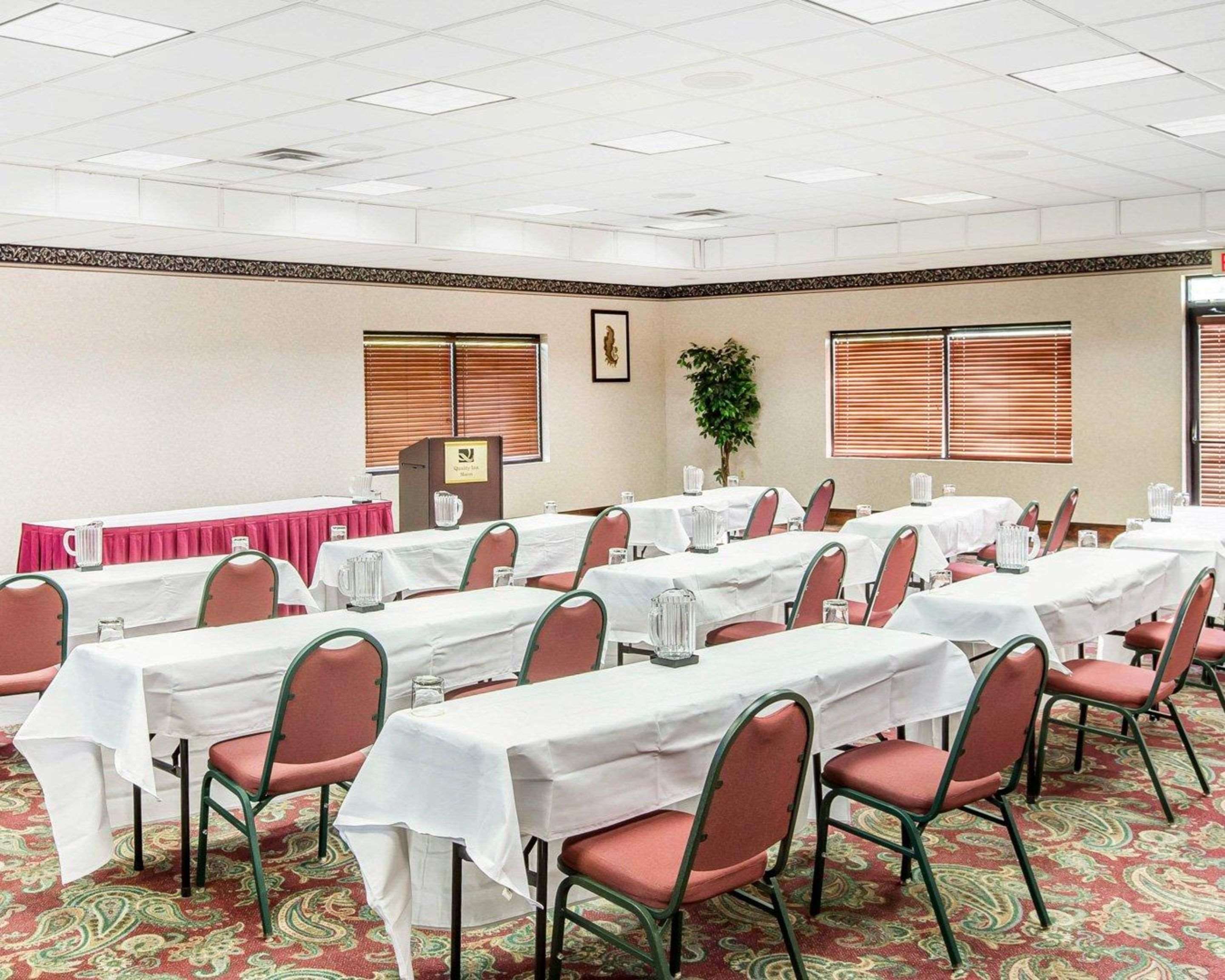 Large space for receptions, parties, anniversaries and business meetings