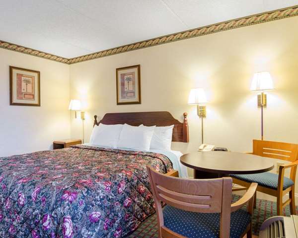  - Rodeway Inn Norcross - I-85, Exit 99