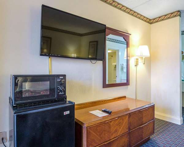  - Rodeway Inn Norcross - I-85, Exit 99