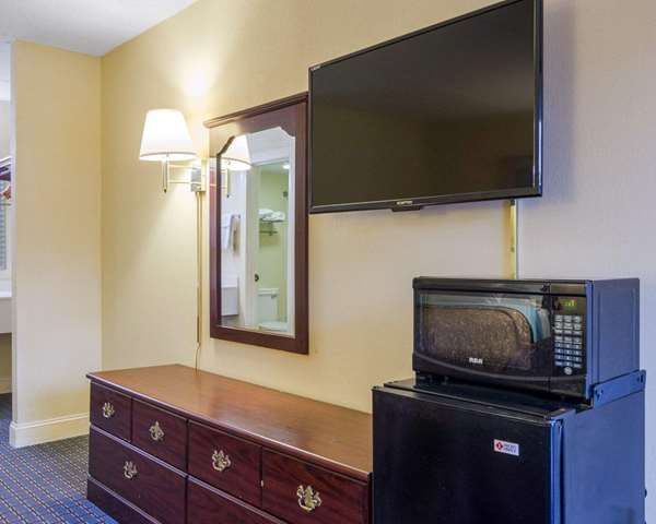  - Rodeway Inn Norcross - I-85, Exit 99