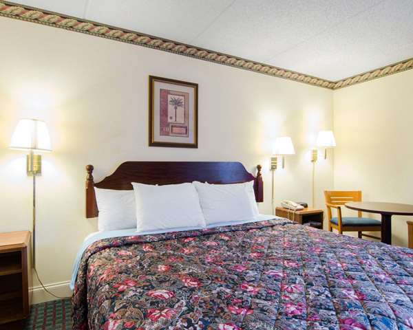  - Rodeway Inn Norcross - I-85, Exit 99