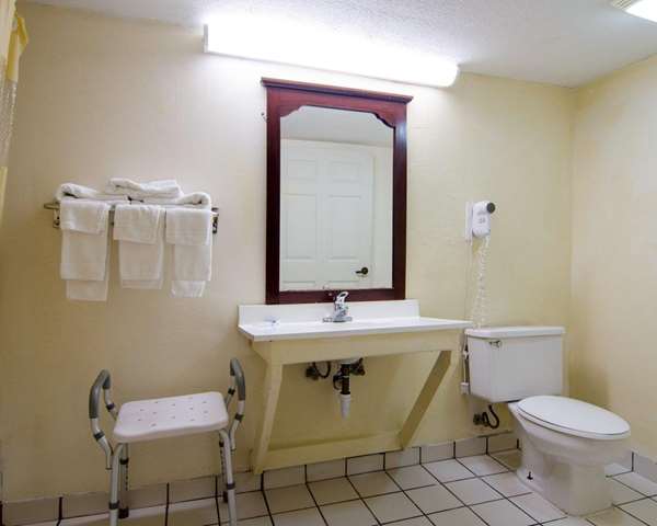  - Rodeway Inn Norcross - I-85, Exit 99