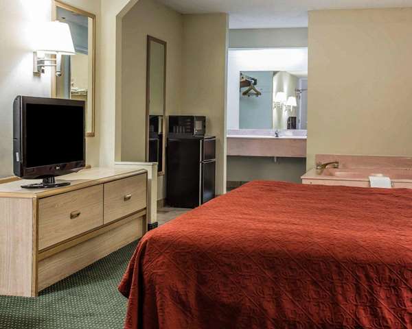  - Quality Inn & Suites Stockbridge - I-675, Exit 1