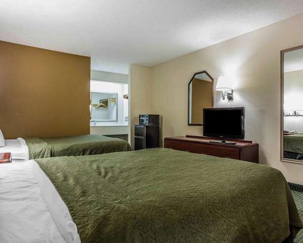  - Quality Inn & Suites Stockbridge - I-675, Exit 1