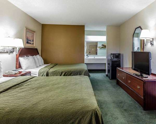  - Quality Inn & Suites Stockbridge - I-675, Exit 1