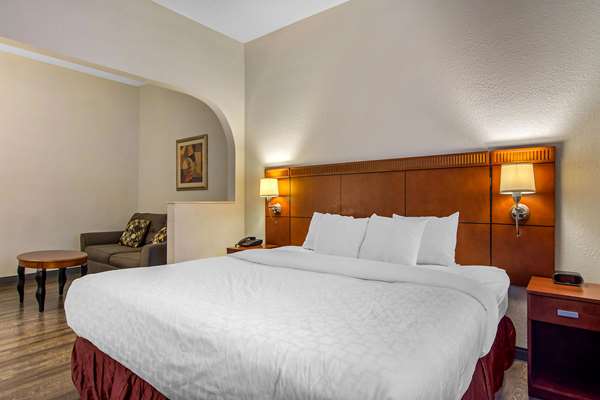  - Clarion Suites Gwinnett Place Duluth - I-85, Exit 104