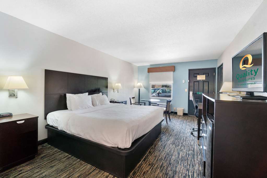 QUALITY INN ADAIRSVILLE-CALHOUN SOU-guestroom-Guest Room,On-Site.jpg