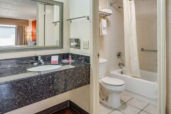  - Econo Lodge Inn & Suites Griffin