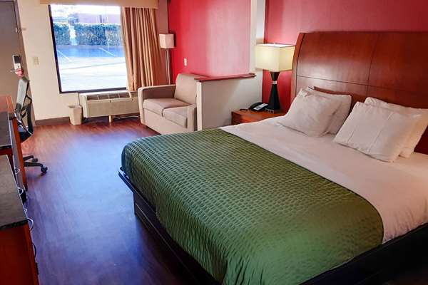  - Econo Lodge Inn & Suites Griffin