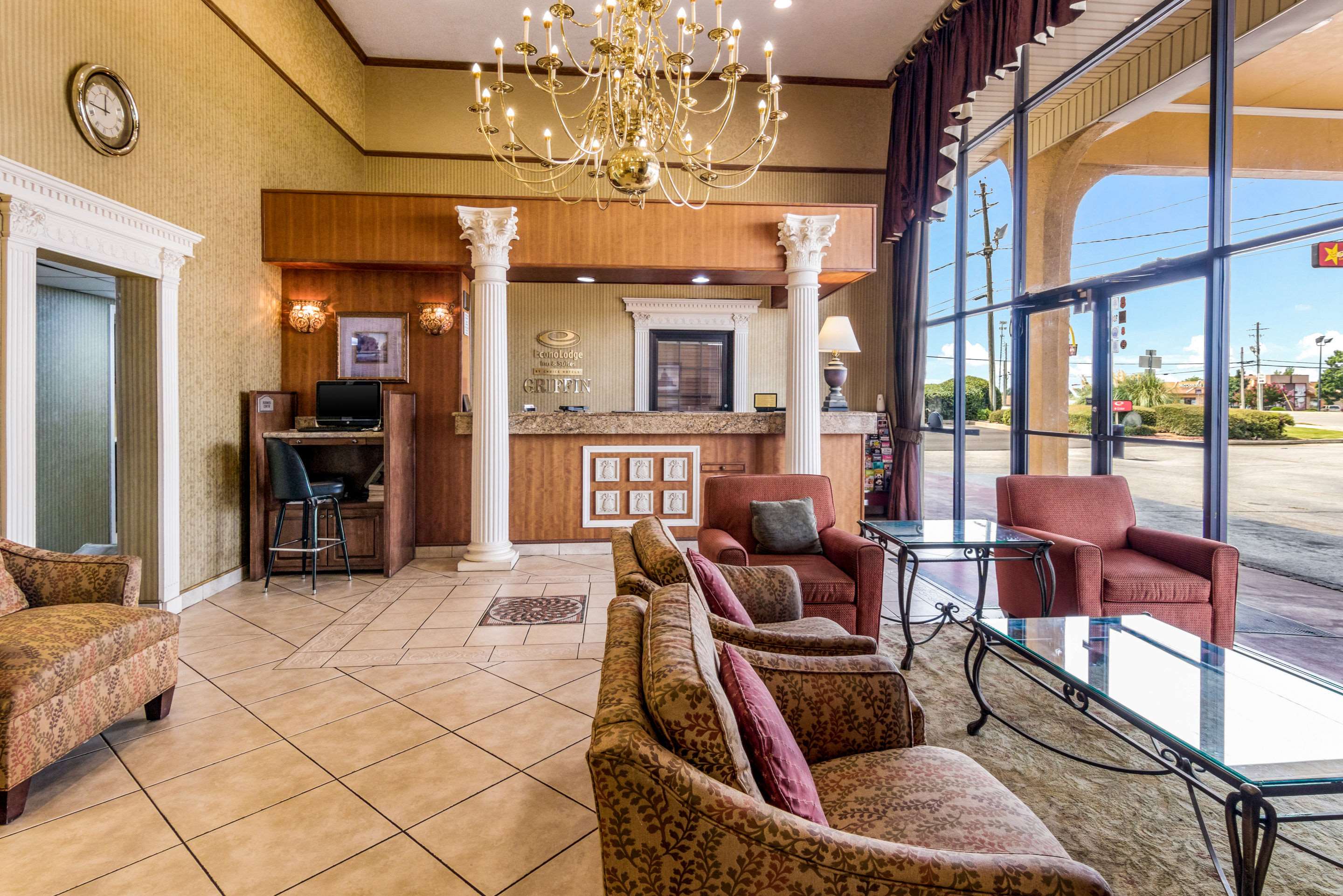 Hotel lobby | Econo Lodge Inn & Suites