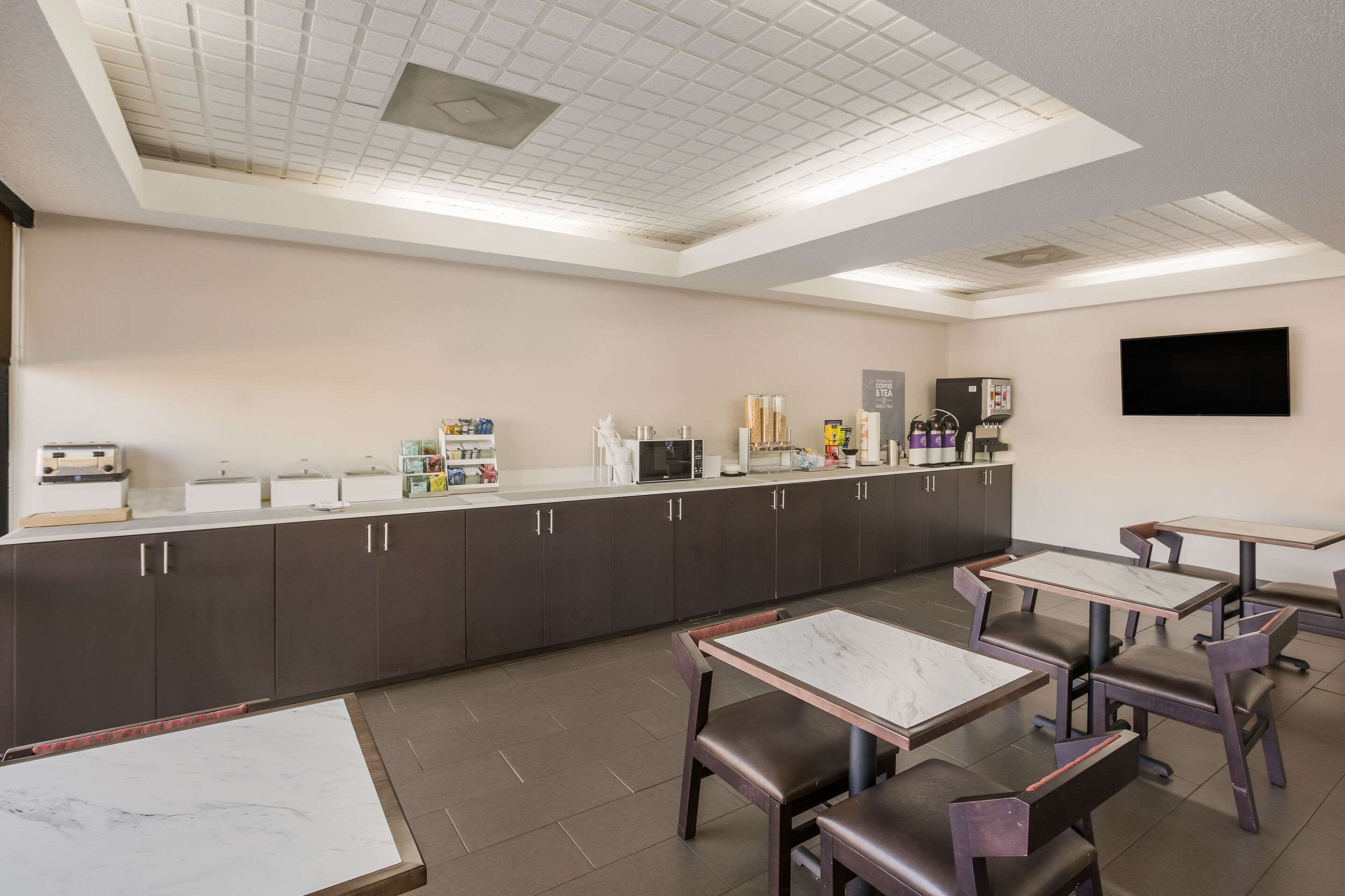 Breakfast counter