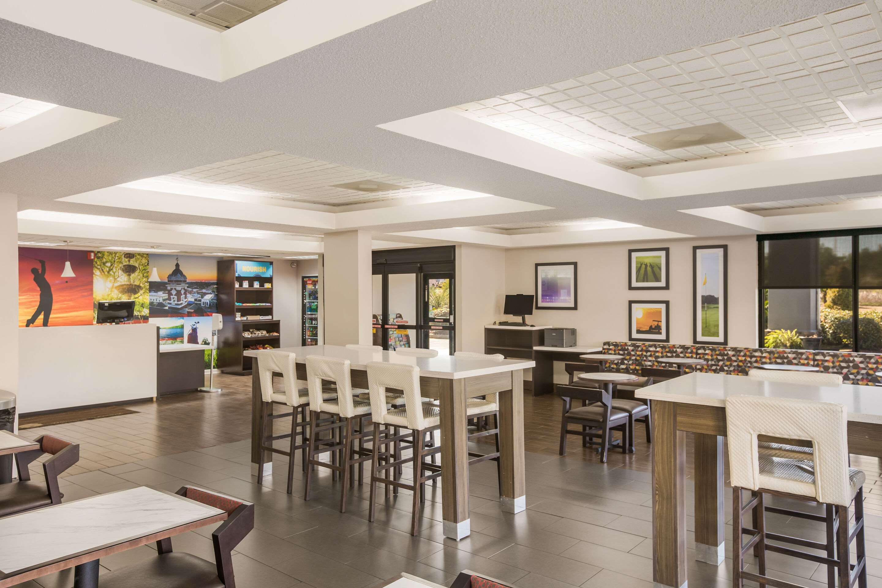 Lobby with sitting area