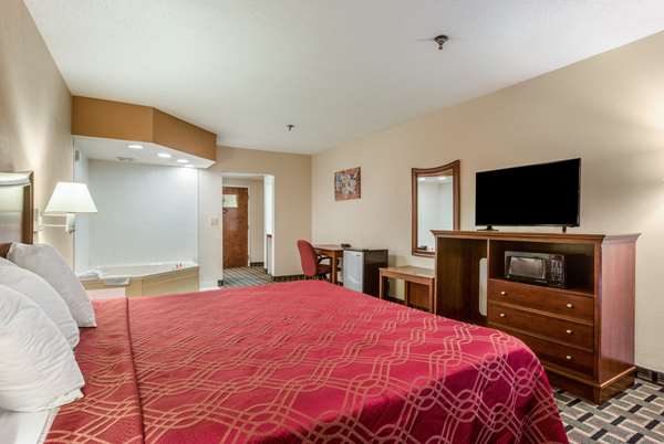  - Econo Lodge Inn & Suites Marietta - I-75, Exit 263