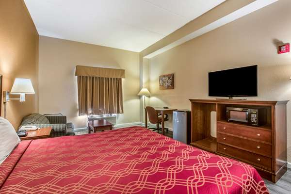  - Econo Lodge Inn & Suites Marietta - I-75, Exit 263