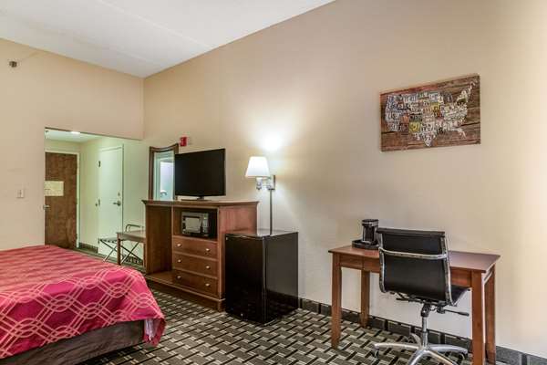  - Econo Lodge Inn & Suites Marietta - I-75, Exit 263