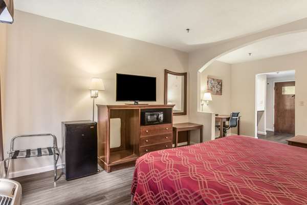  - Econo Lodge Inn & Suites Marietta - I-75, Exit 263