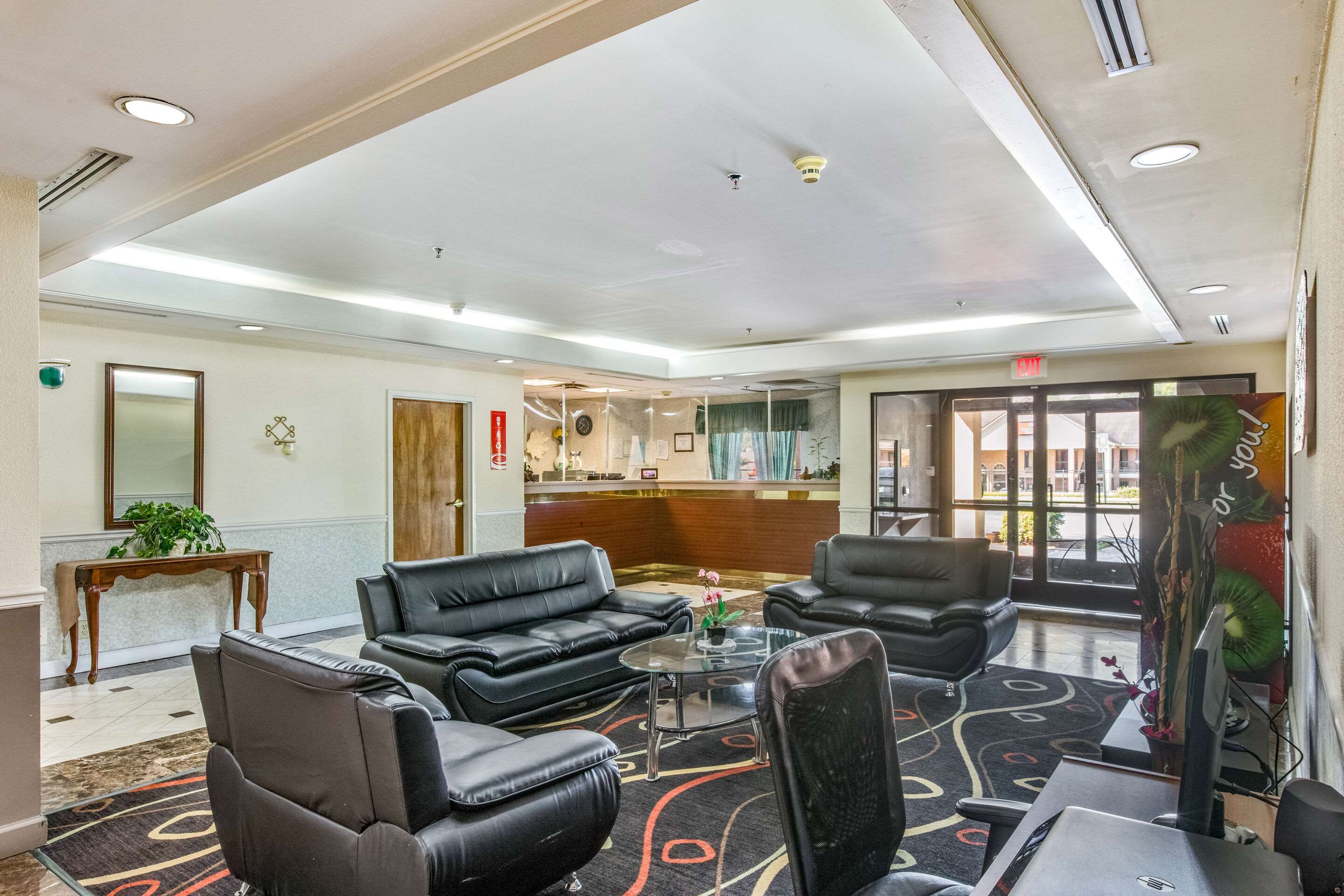 Hotel lobby | Econo Lodge Inn & Suites