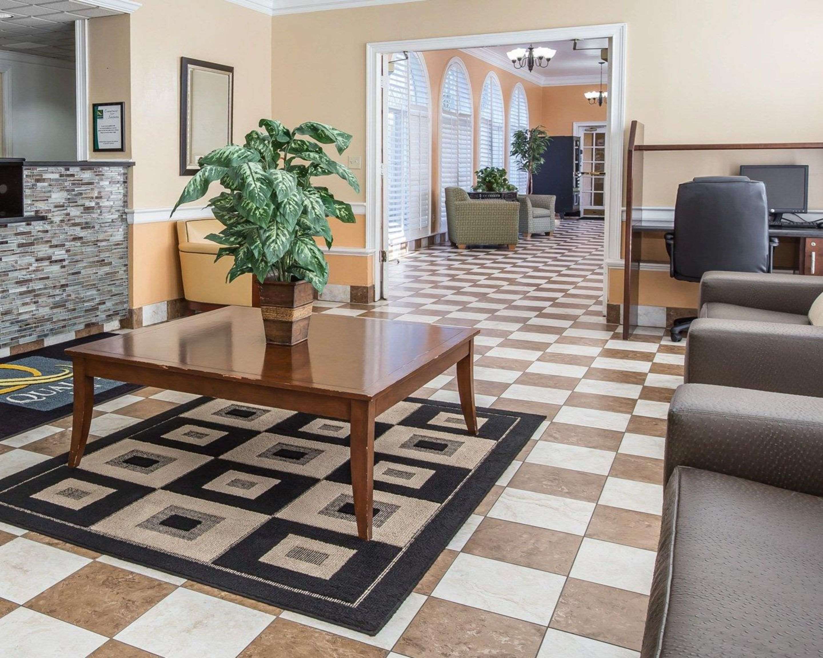 Front desk | Quality Inn Richmond Hill - Savannah I-95