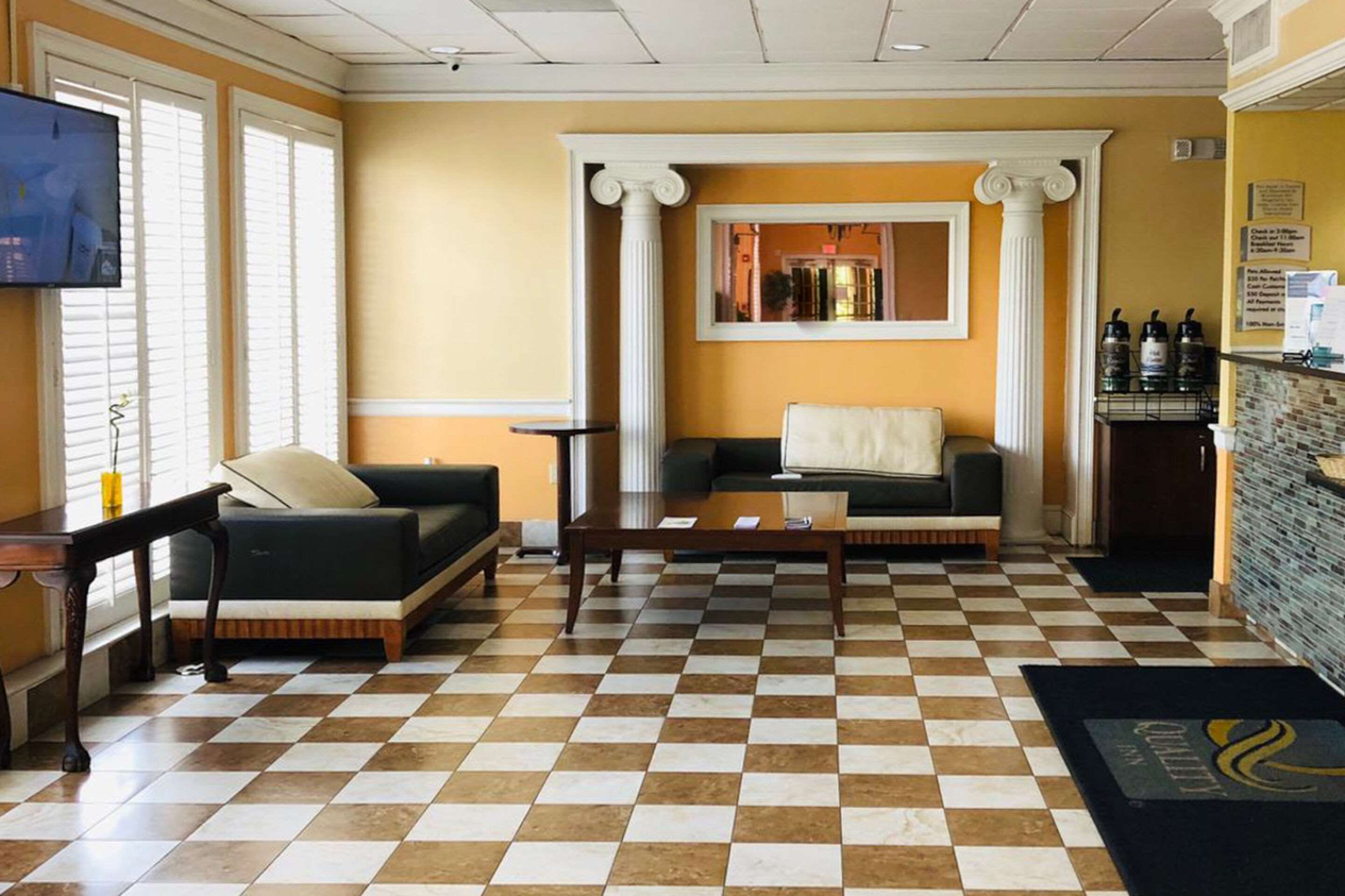 Hotel lobby | Quality Inn Richmond Hill - Savannah I-95