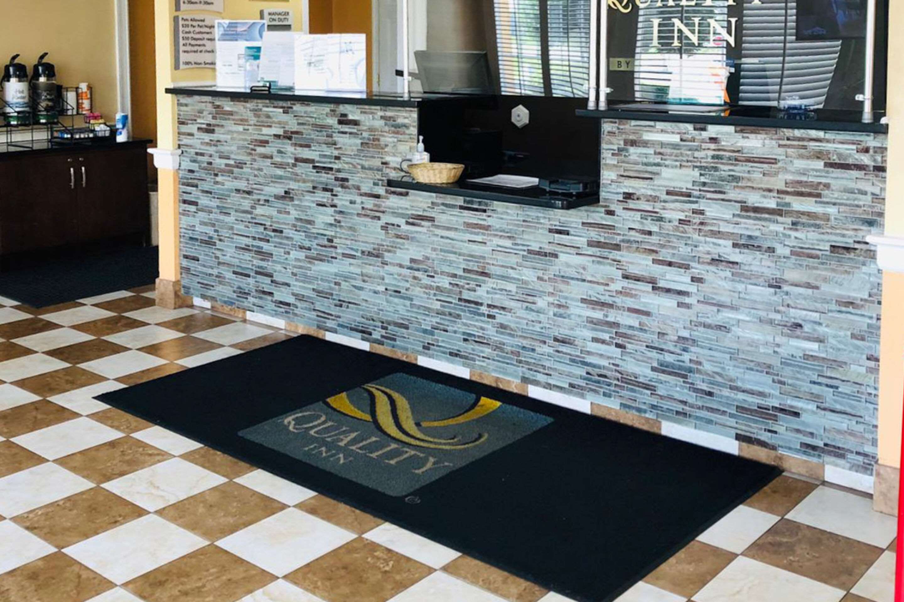 Hotel lobby | Quality Inn Richmond Hill - Savannah I-95