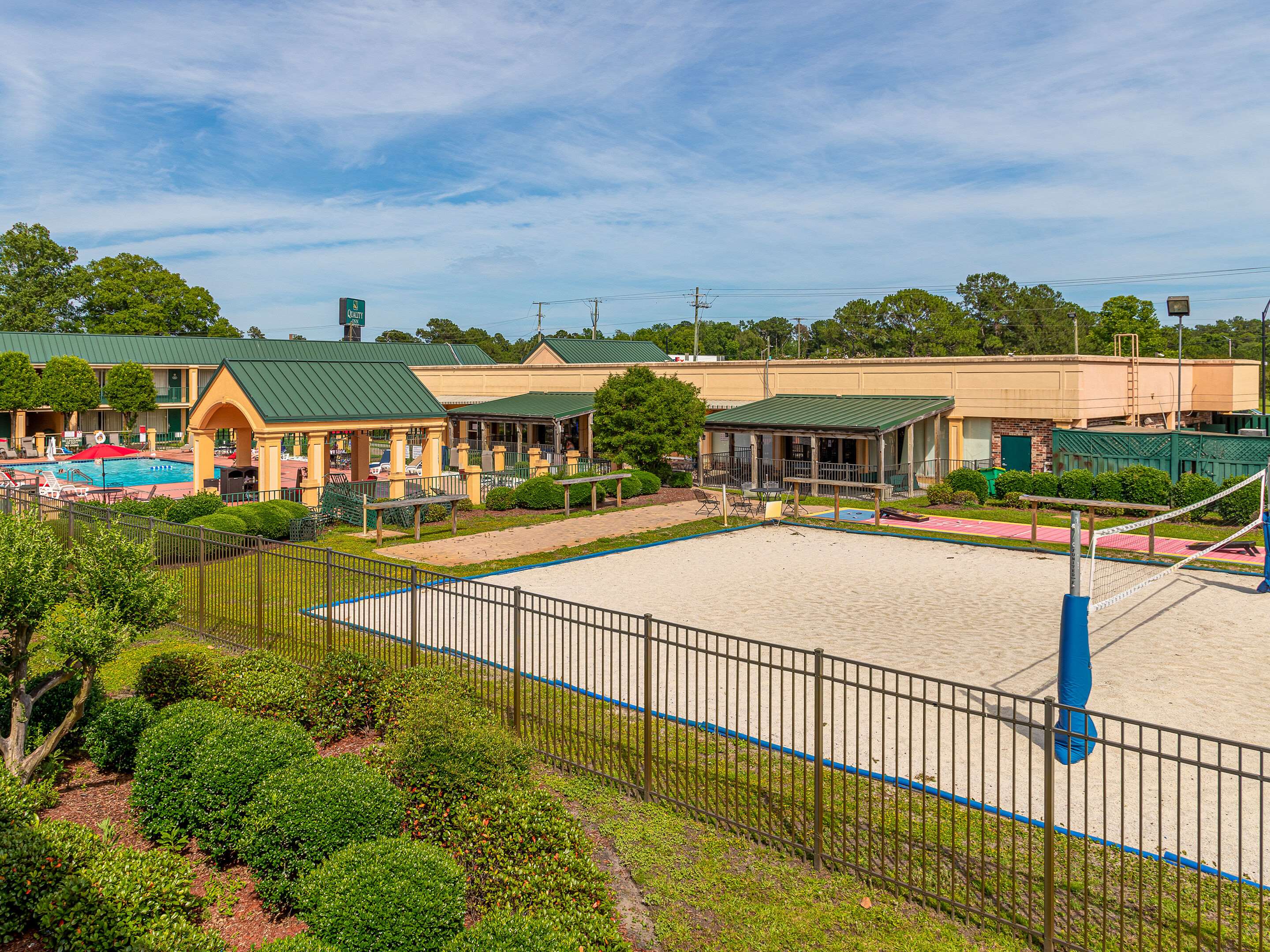 Volleyball Court | Quality Inn Richmond Hill - Savannah I-95