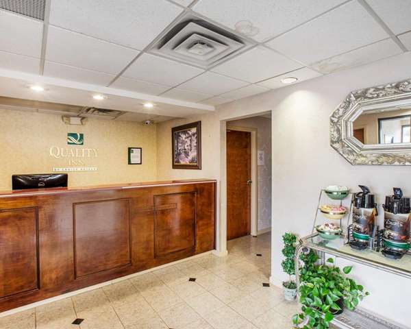  - Quality Inn Douglasville - I-20, Exit 37