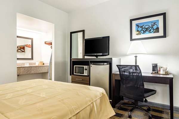  - Quality Inn Douglasville - I-20, Exit 37