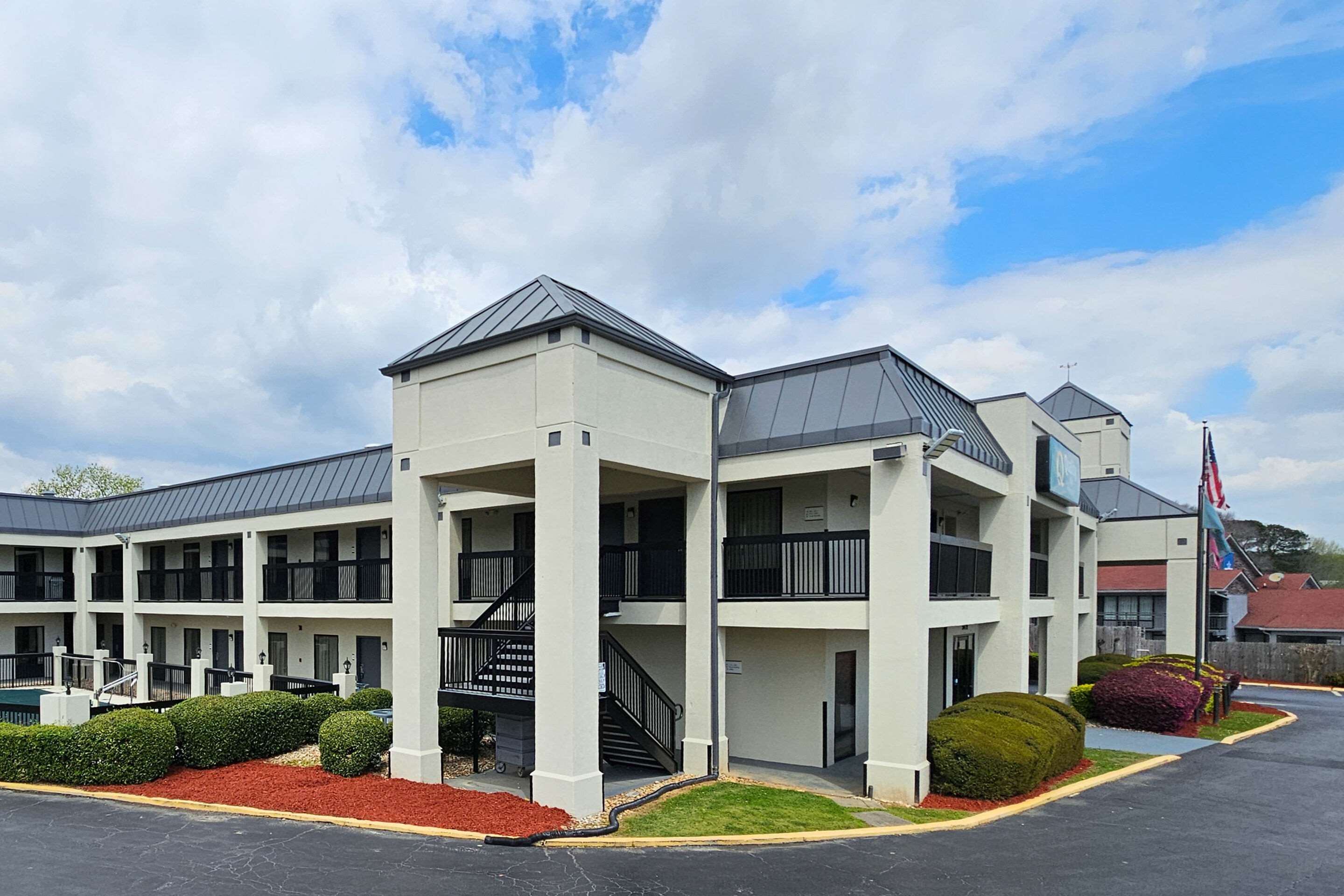Hotel exterior | Quality Inn near Six Flags