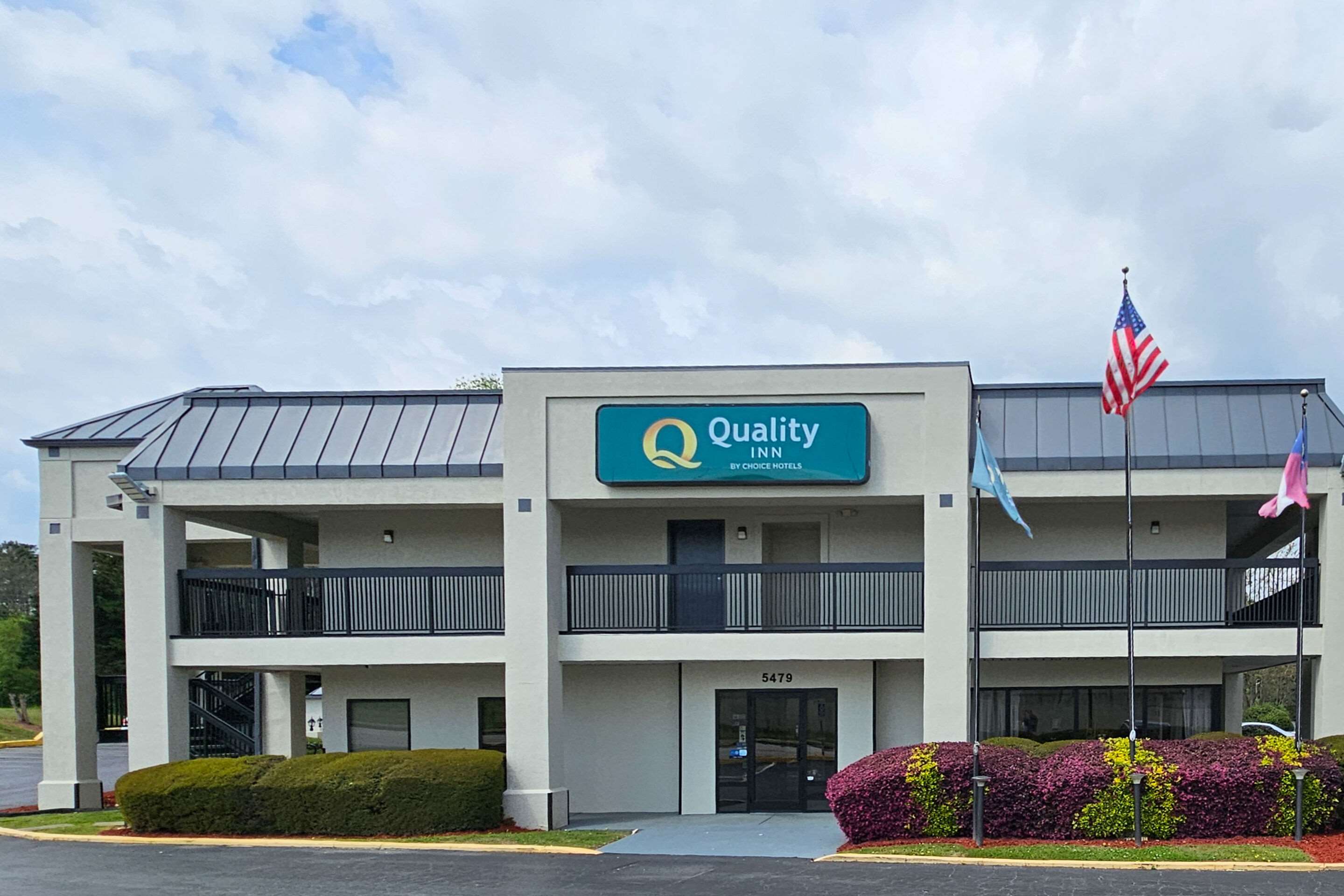 Hotel exterior | Quality Inn near Six Flags