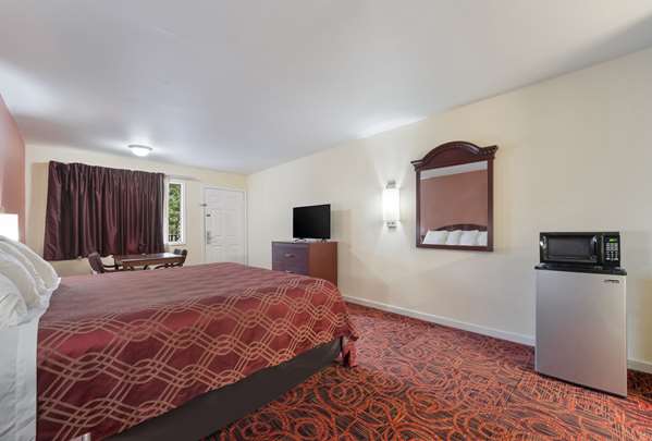 Suite - Econo Lodge Thomaston