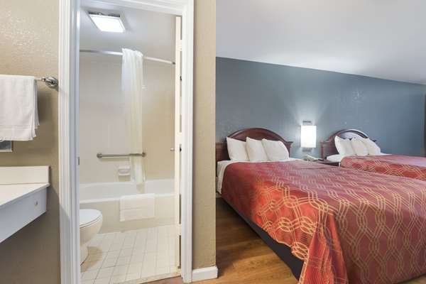  - Econo Lodge Thomaston