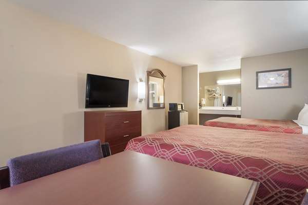  - Econo Lodge Thomaston