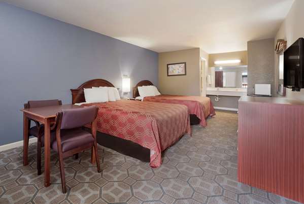  - Econo Lodge Thomaston