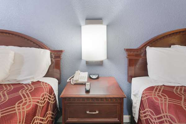  - Econo Lodge Thomaston
