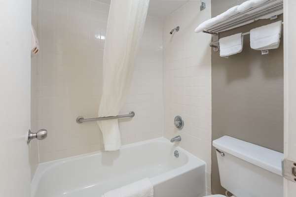  - Econo Lodge Thomaston