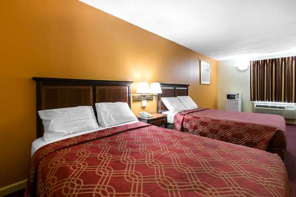  - Econo Lodge at Six Flags Austell - I-20, Exit 46