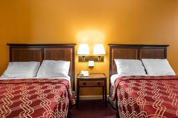  - Econo Lodge at Six Flags Austell - I-20, Exit 46